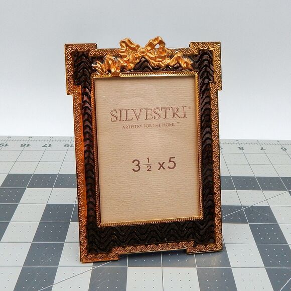 Silvestri Handcrafted Picture Frame 3-1/2 x 5 In Bow Black Gold Trim Easel Stand - Picture 1 of 7